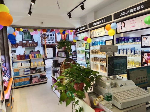 精妝聯(lián)華化妝品店 優(yōu)質(zhì)服務(wù)贏得眾多消費者芳心